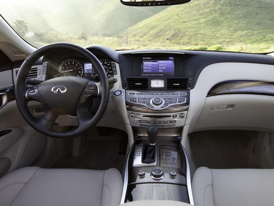  Infiniti M56 S 2010 года  (фото 7 из 34)